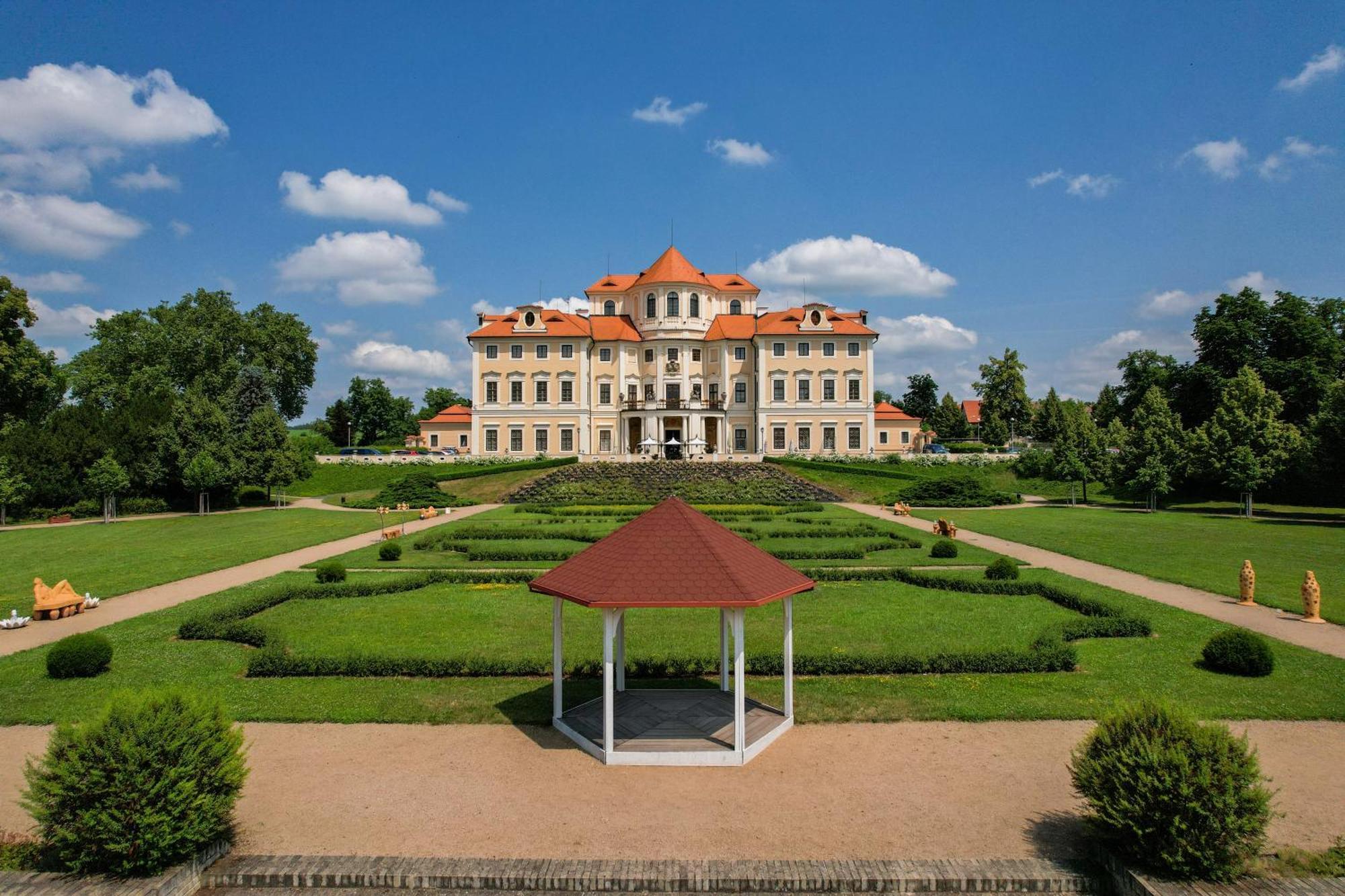 Chateau Liblice Byšice المظهر الخارجي الصورة