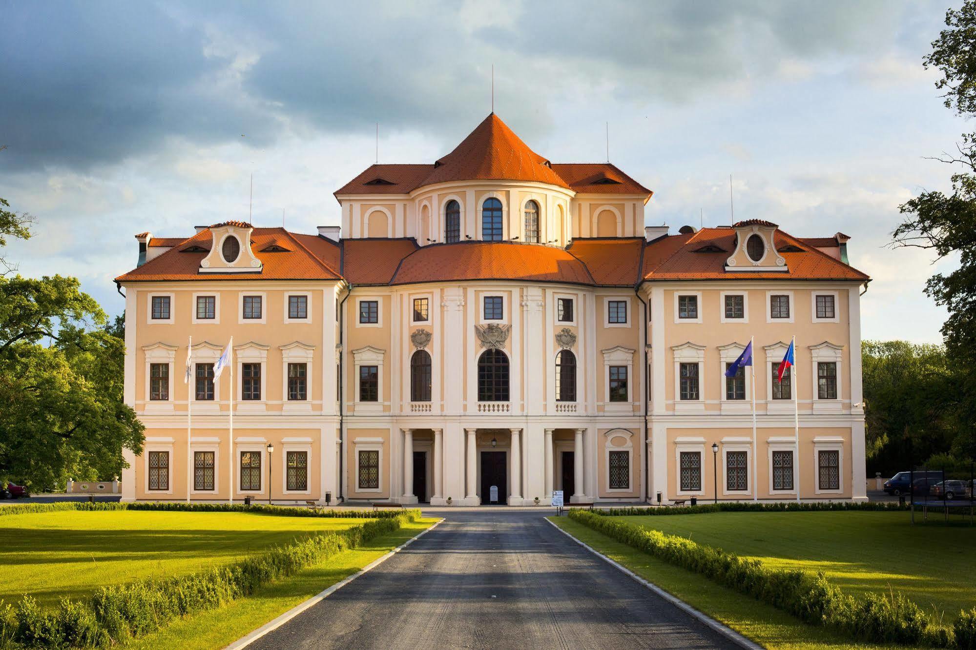 Chateau Liblice Byšice المظهر الخارجي الصورة